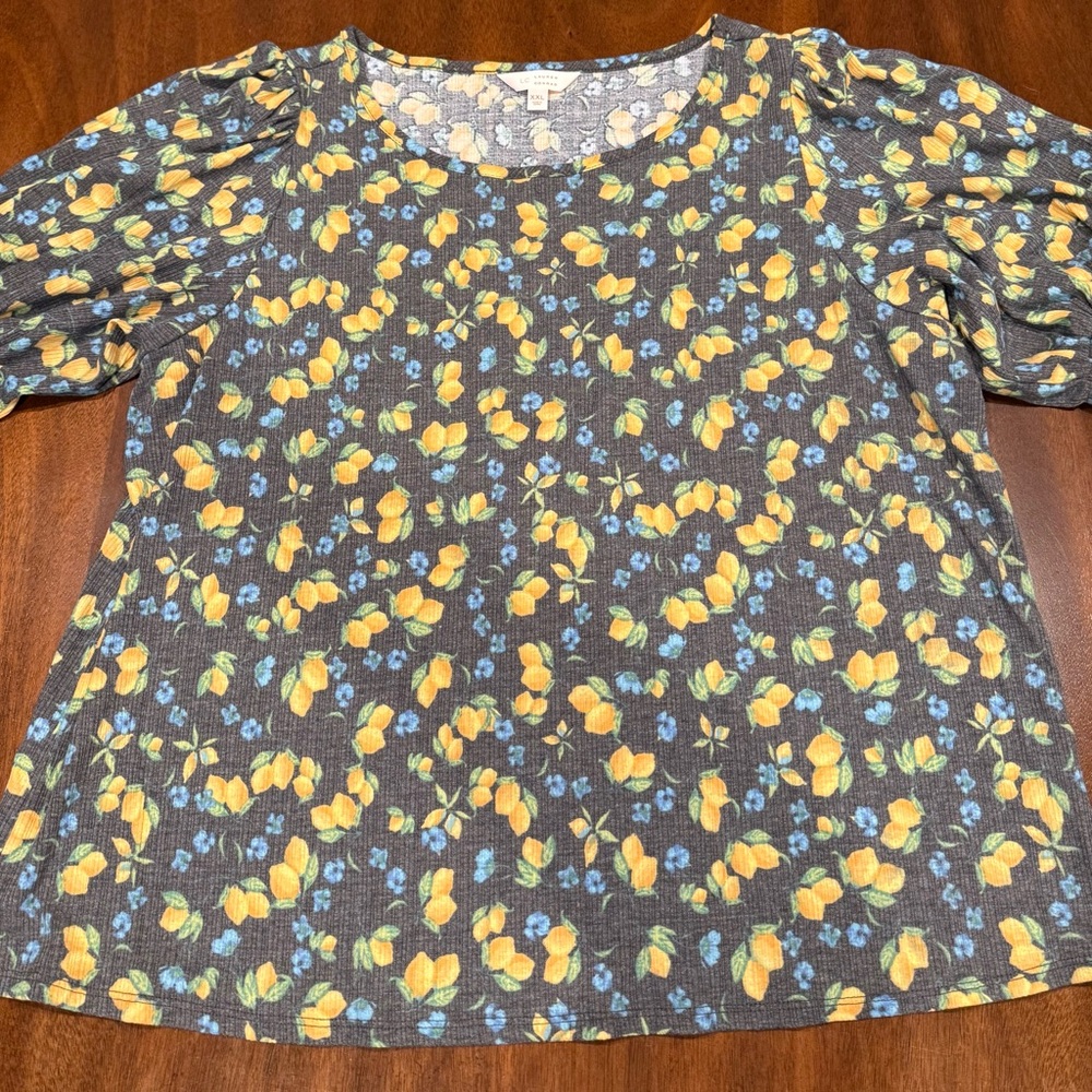 LC Lauren Conrad Gray Top with Yellow and Blue Lemon Floral Design